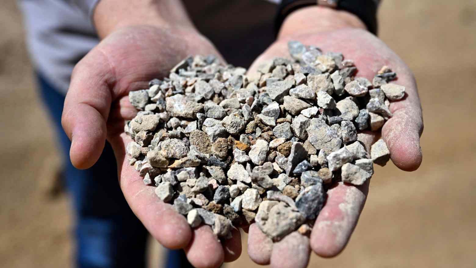 Nhật sẽ cung cấp công nghệ tinh chế đất hiếm cho Malaysia