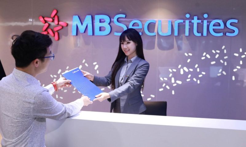 Chứng khoán MB dự kiến tăng vốn vượt 10.000 tỷ đồng, Chủ tịch HĐQT bất ngờ xin từ nhiệm