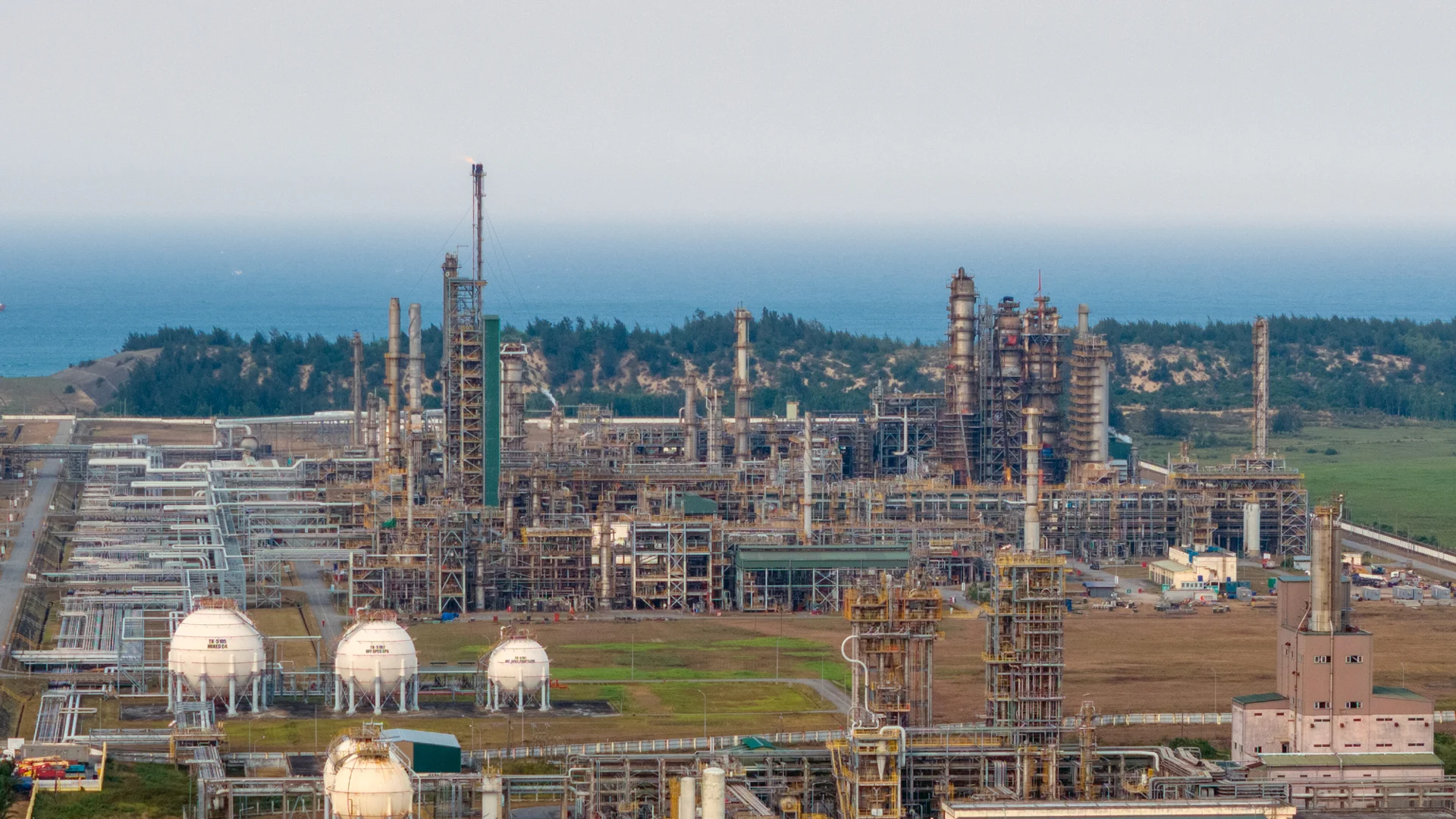 Công ty vận hành nhà máy lọc dầu Dung Quất đề xuất đổi tên và tăng tích lũy vốn đầu tư