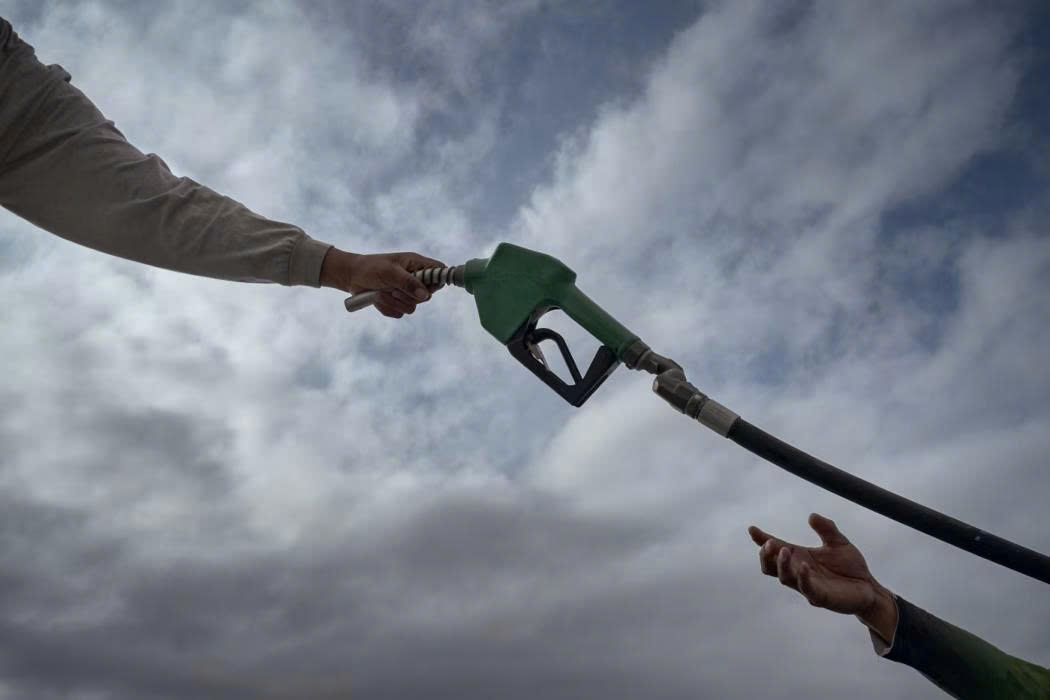 Hai bức tranh trái ngược của nền kinh tế toàn cầu giữa cú sốc dầu mỏ