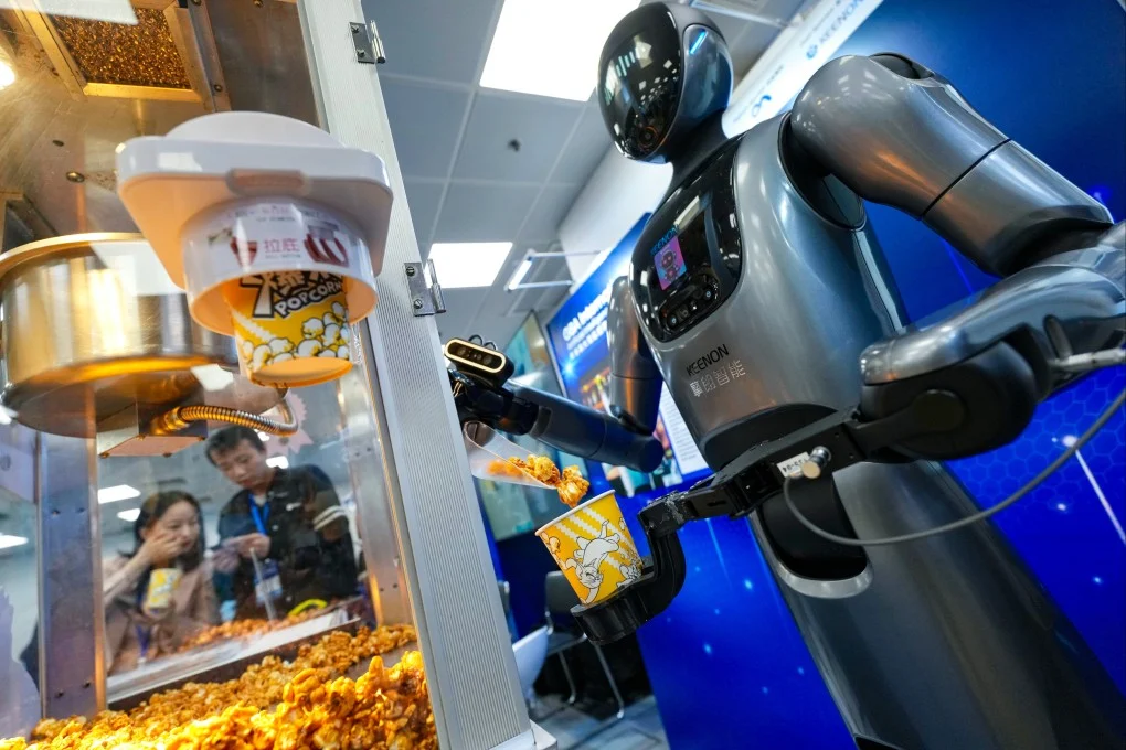 Thị trường việc làm Hồng Kông 2025-2026: Khi AI không còn là "trợ lý" mà trở thành "đối thủ"