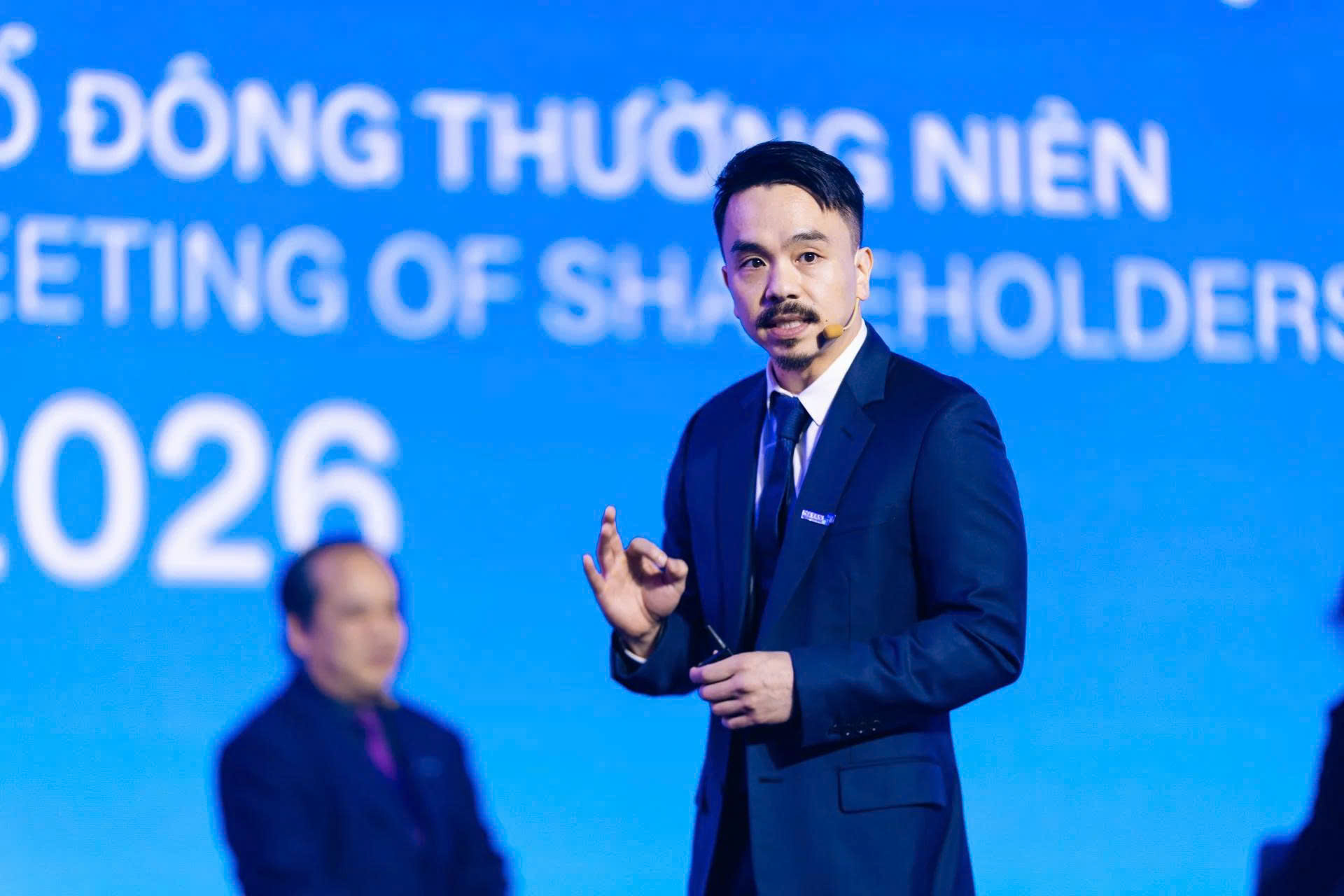 CEO Danny Le chia sẻ trước cổ đông về chiến lược của Masan. Ảnh: TP