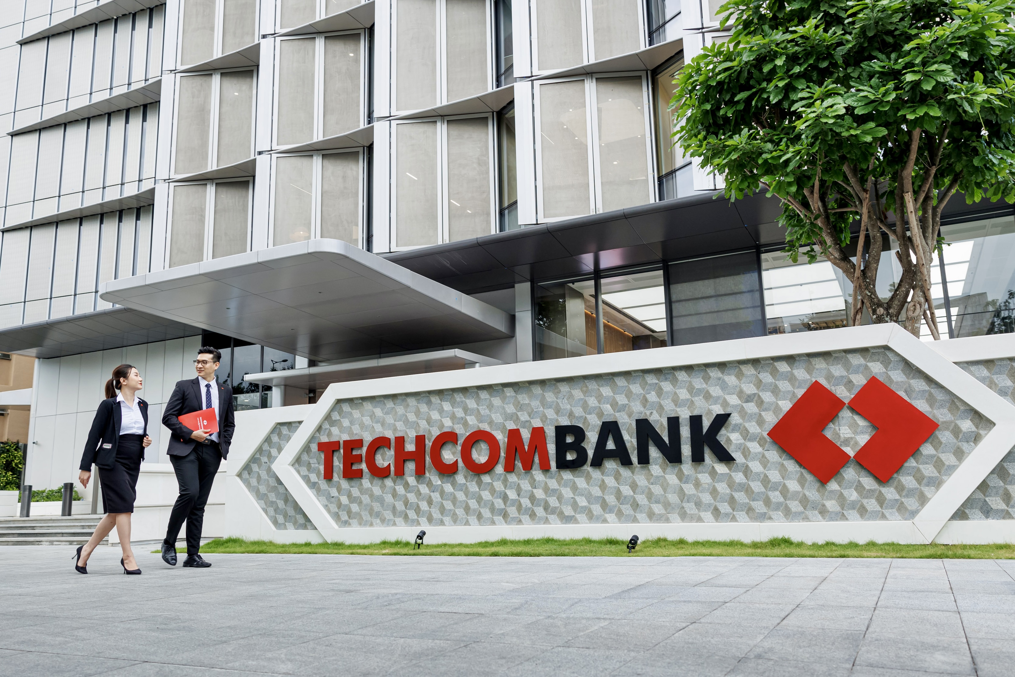 Chiến lược “rủi ro thấp, lợi nhuận cao” của Techcombank trước phép thử CASA và tín dụng bất động sản