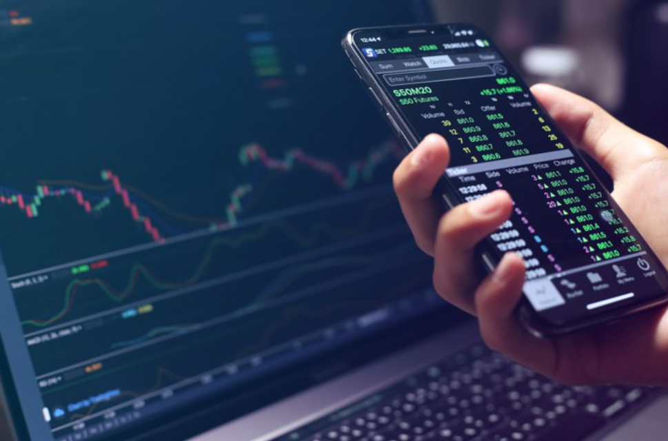 Nhịp thị trường 15/5: Nhóm dầu khí bùng nổ, VN-Index hụt hơi trước áp lực chốt lời