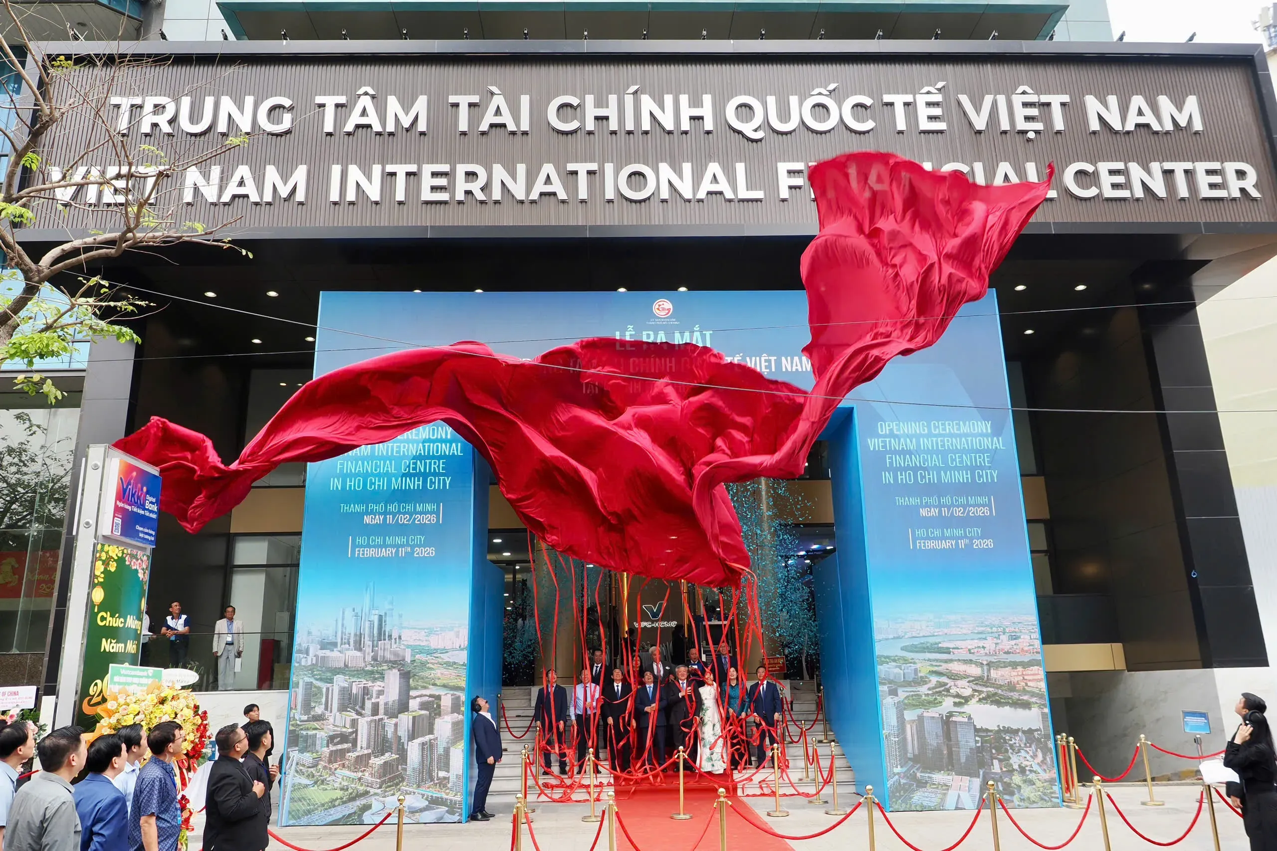 Trung tâm Tài chính quốc tế: 'Chiếc áo' xếp hạng tín nhiệm AA gây khó cho các ngân hàng ngoại