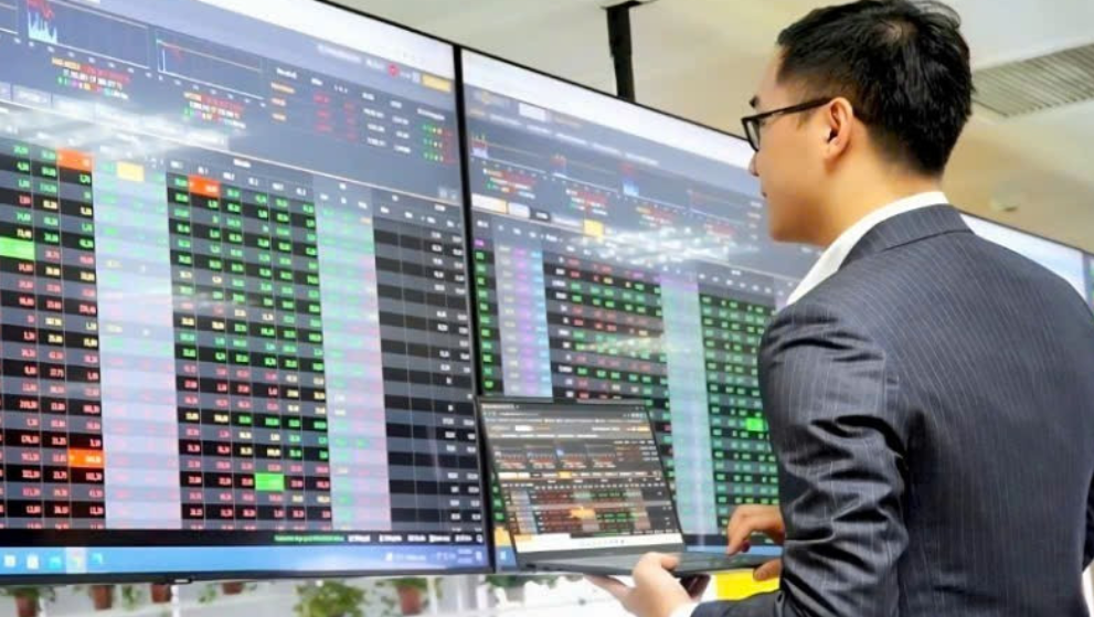 Nhịp thị trường 19/5: Nhiều cổ phiếu bị “xả” sau giai đoạn tăng nóng, VN-Index điều chỉnh hơn 15 điểm