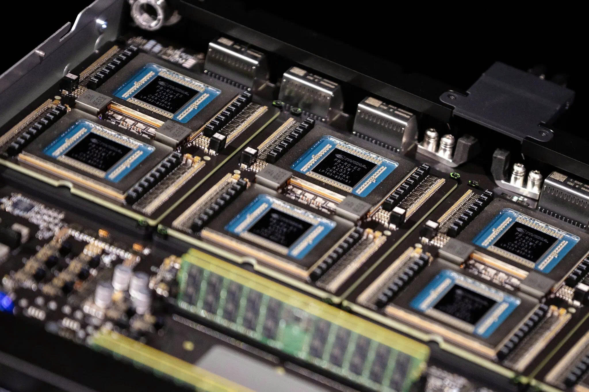 Nvidia công bố lợi nhuận tăng 211%