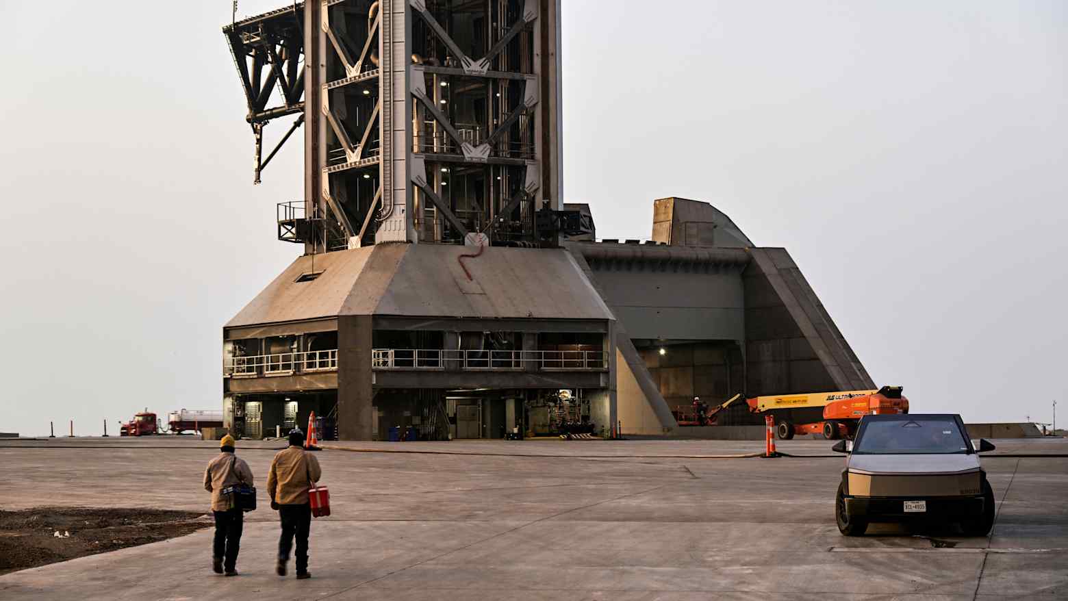 Hé lộ hồ sơ IPO 'bom tấn' của SpaceX
