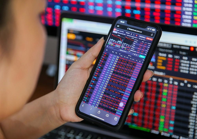 Nhịp thị trường 25/5: Dòng tiền “co cụm” vào trụ, VN-Index hồi phục nhưng độ lan tỏa thấp