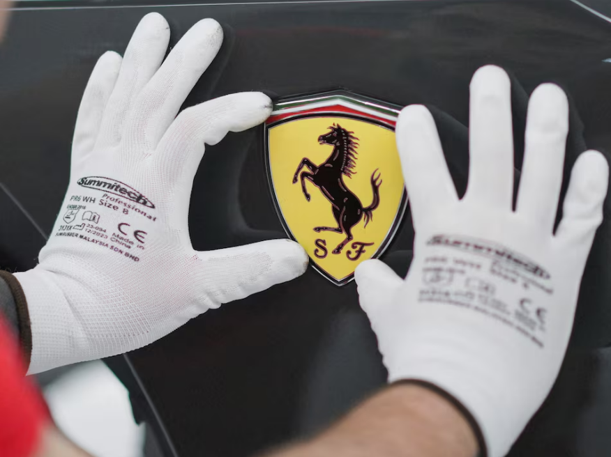 Bất chấp nhu cầu EV thể thao suy yếu, Ferrari chính thức bước vào kỷ nguyên xe điện