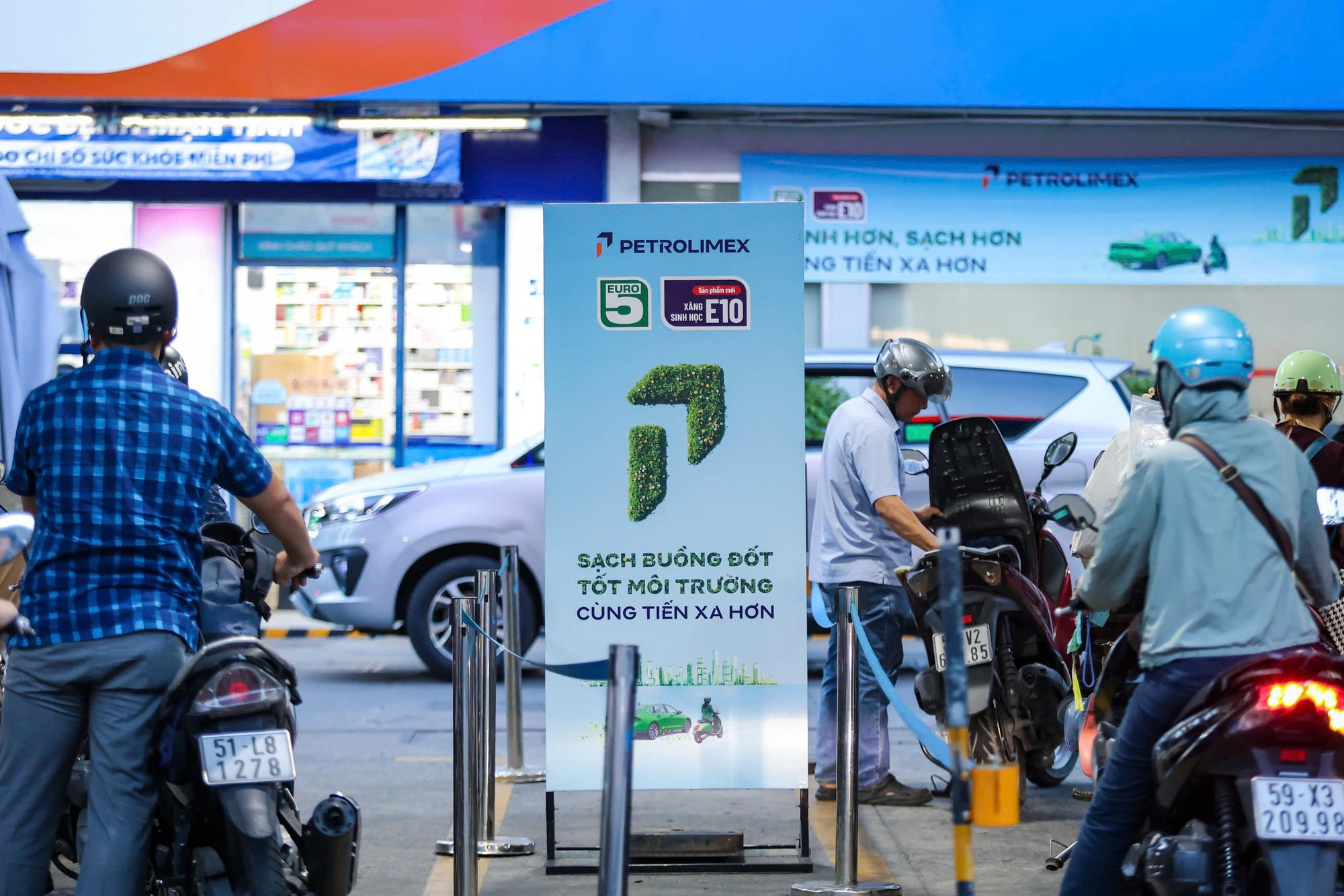 Cuộc chạy nước rút hoàn thiện trạm phối trộn xăng E10 trước mốc 1/6