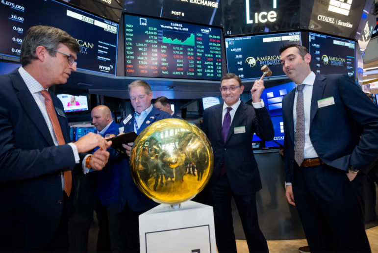 Làn sóng siêu IPO vạch trần vấn nạn nhức nhối của thị trường đại chúng