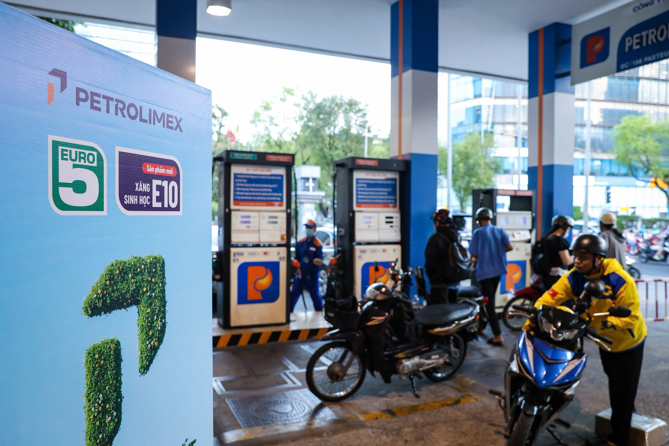 Petrolimex lên kế hoạch bán 23,3 triệu cổ phiếu quỹ giữa áp lực duy trì tư cách công ty đại chúng