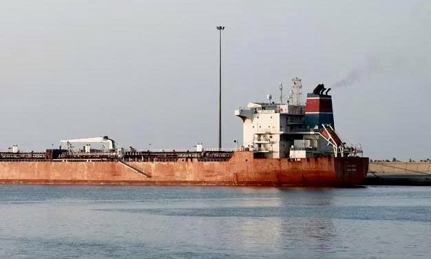 Giá dầu thế giới biến động mạnh sau khi Israel không kích Lebanon