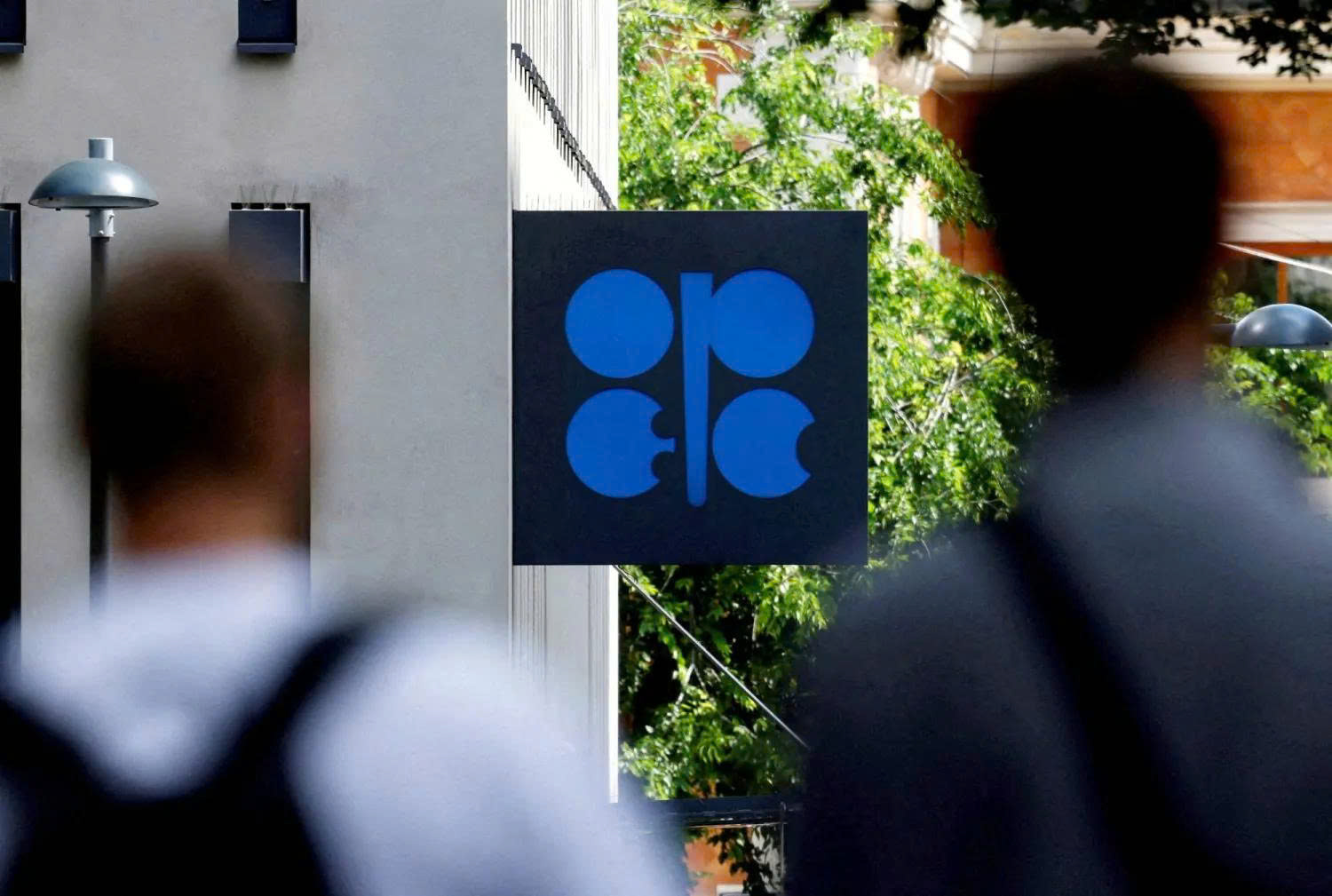 OPEC+ tăng hạn ngạch sản lượng dầu lần thứ tư bất chấp khủng hoảng Eo biển Hormuz