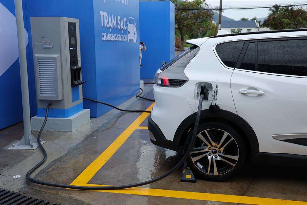 Kéo dài mức lệ phí trước bạ 0% cho ô tô điện đến 2030