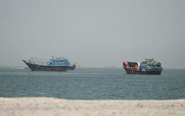 Căng thẳng tại Eo biển Hormuz tái diễn, giá dầu toàn cầu bật tăng